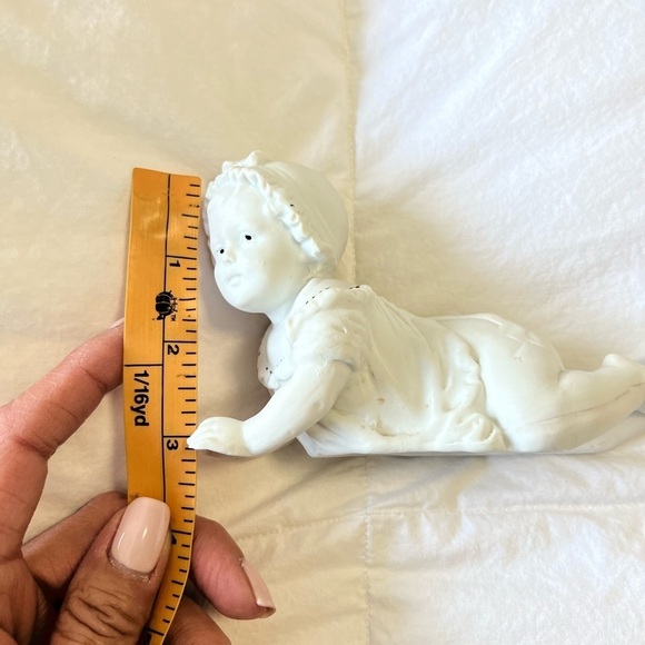 Antique German Carl Schneider Bisque Porcelain Figurine Piano Baby Girl W/Bonnet - Picture 8 of 8